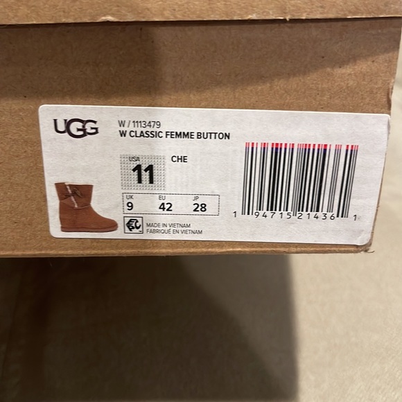 UGG Classic Femme Button Toggle Wedge Boot - Picture 12 of 12